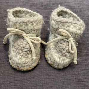 Pradaig baby moccasin booties
